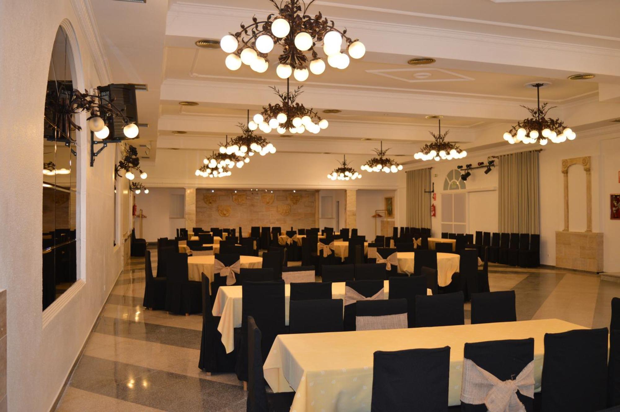 Nuevo Hotel Capitolio Valdepeñas Kültér fotó